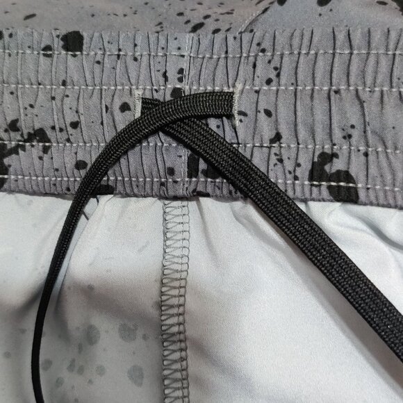 Reebok S Graphic Training Shorts Black Ink Splatter Gray Athletic Lightweight - Picture 4 of 8